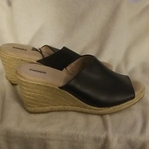 Sonoma wedge sandals size 10 cushioned footbed NWT